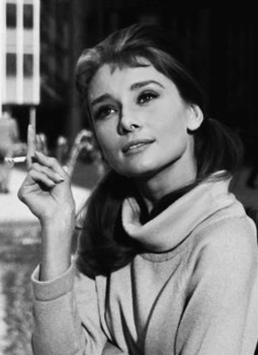 Audrey On Weekends 
